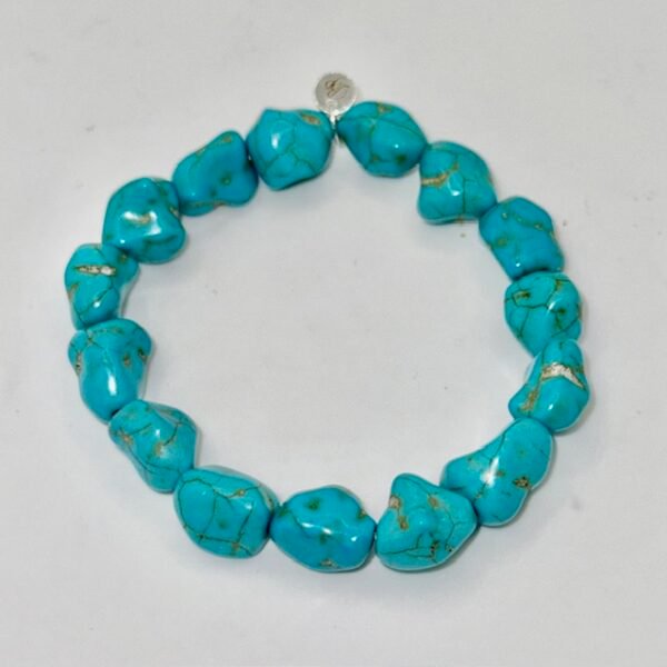 Inspired by the endless blue of the Mediterranean, the Mare Azzurro bracelet features natural turquoise stones, each uniquely shaped to highlight their raw beauty. Symbolizing protection, strength, and serenity, this bracelet carries the timeless energy of the ocean. Perfect for those who feel most at peace near the water, it’s a statement of both grounding and freedom.