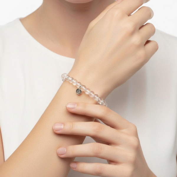 The Cristallo di Luce bracelet radiates elegance and serenity through its perfectly polished clear quartz beads. Known as the "master healer," clear quartz enhances clarity, balance, and inner strength, making this bracelet a versatile companion for every moment of life. Subtle yet sophisticated, it effortlessly transitions from day to evening wear, adding a touch of light to any style. This bracelet embodies both simplicity and refinement.